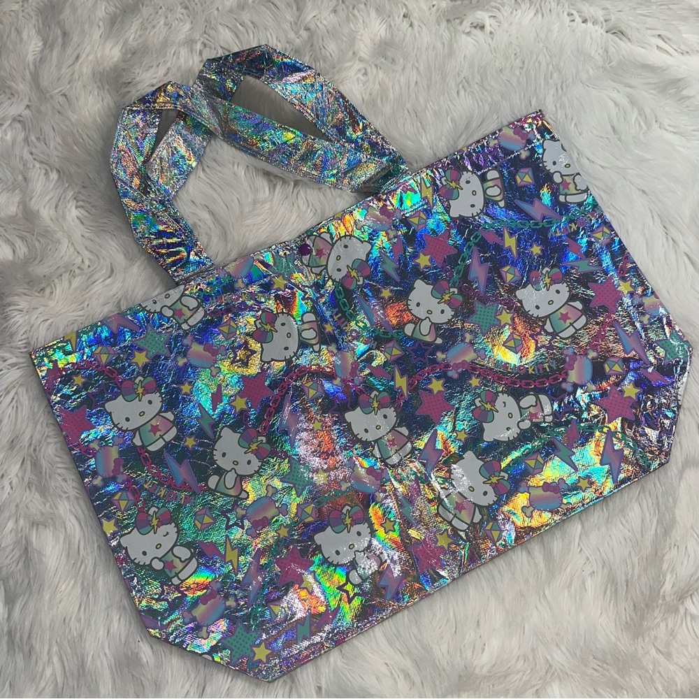 Hello Kitty • 2015 Iridescent Hello Kitty Snap Closure Tote